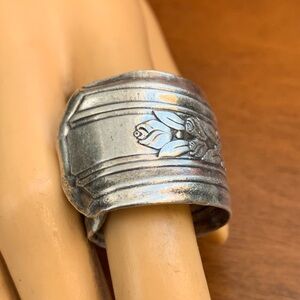 Vintage Silver Floral Ring